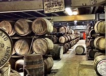 Image result for Laphroaig Islay Scotch Whisky. Size: 208 x 149. Source: photo620x400.mnstatic.com