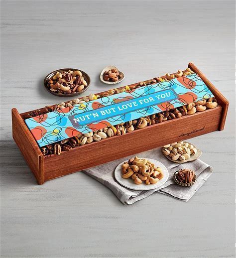 Oh! Nuts' Gourmet Nut and Dried Fruit Gift Tray
