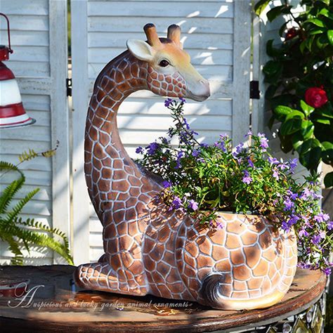 Giraffe Flower Pot
